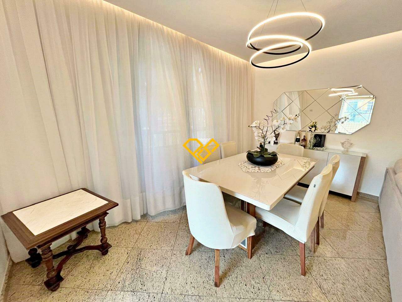 Sobreposta Alta à venda no Campo Grande: Sala