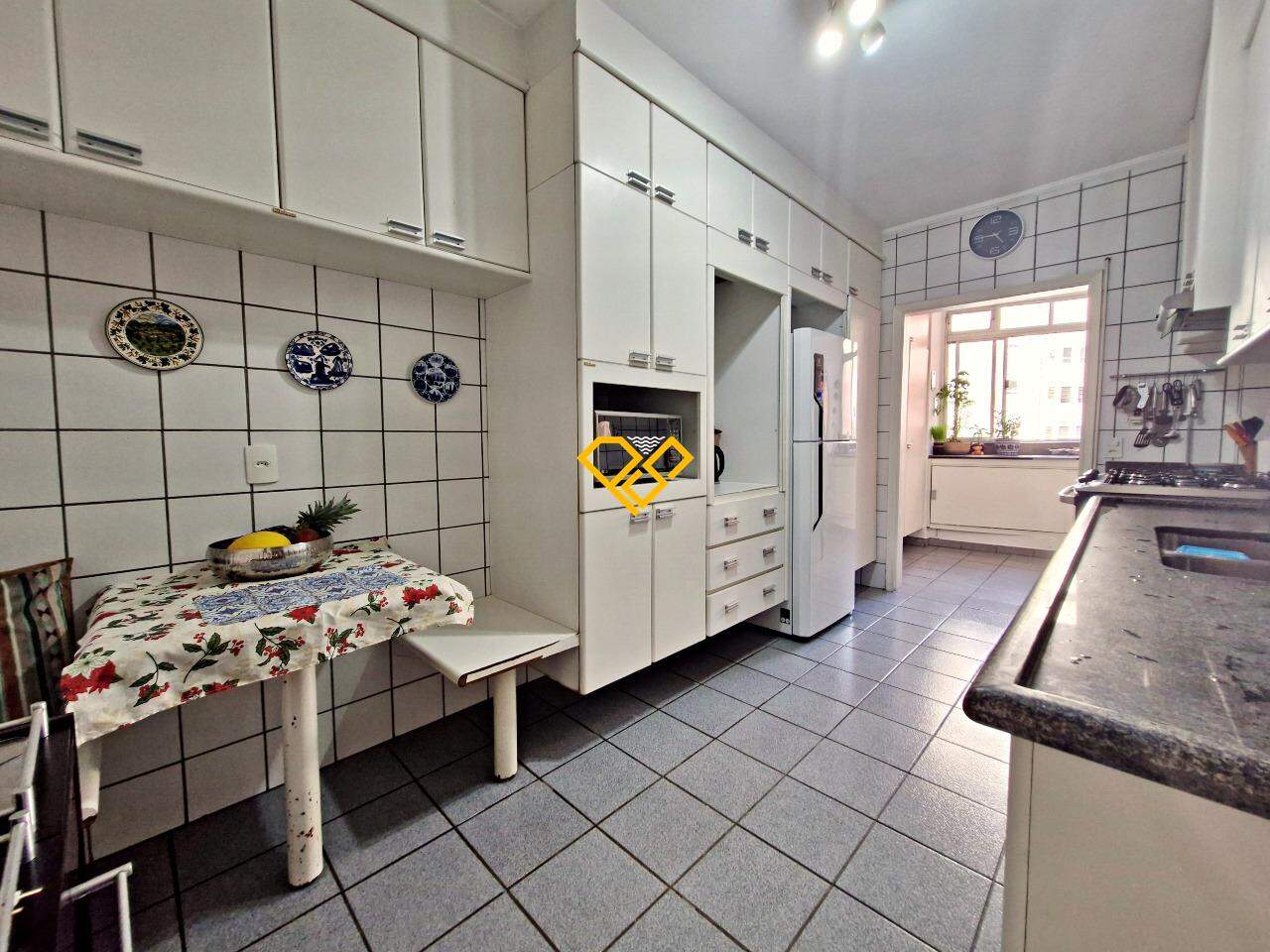 Apartamento à venda no Gonzaga: Cozinha