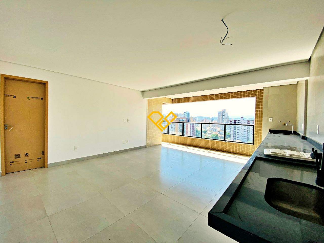 Apartamento à venda no Ponta da Praia: