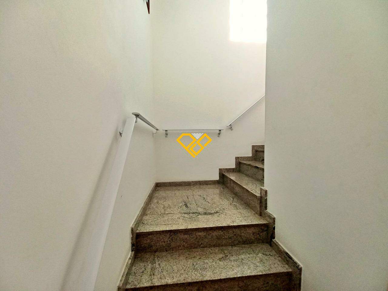 Sobrado para aluguel no Aparecida: Acesso ao 2 andar