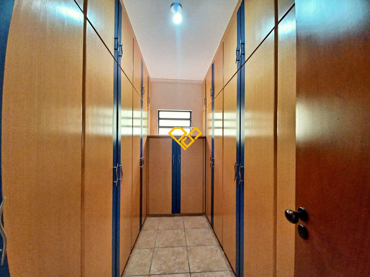 Sobrado para aluguel no Aparecida: Dormitório 1 - suíte master - closet