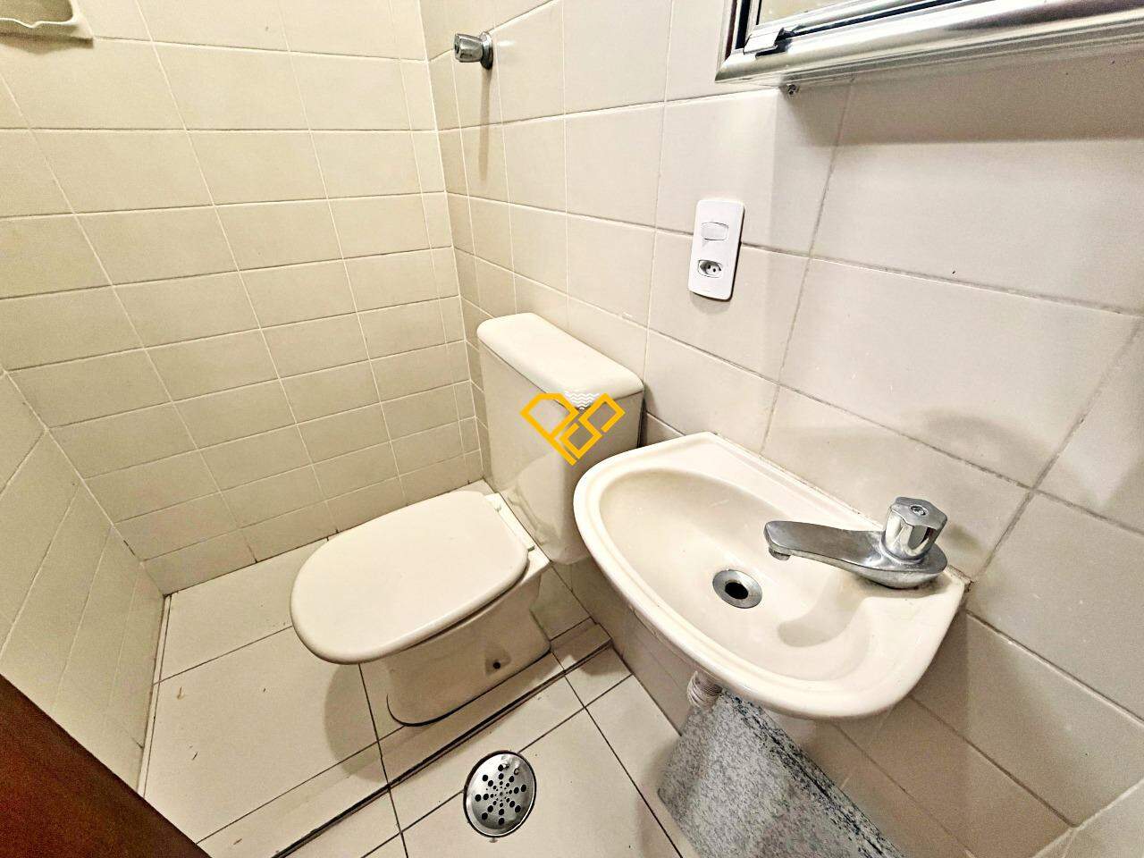 Apartamento à venda no Gonzaga: Wc de serviço