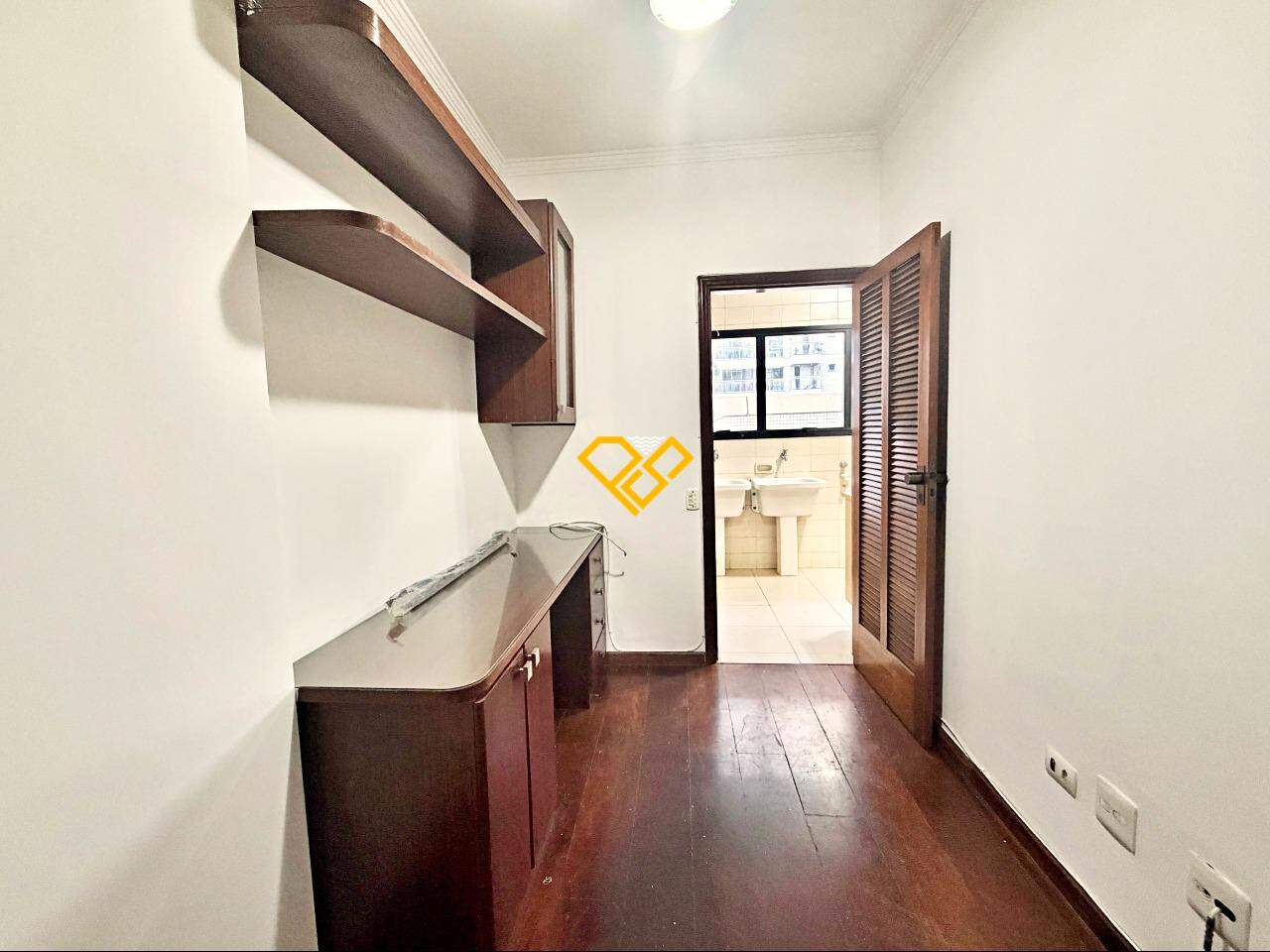 Apartamento à venda no Gonzaga: Dependência revertida