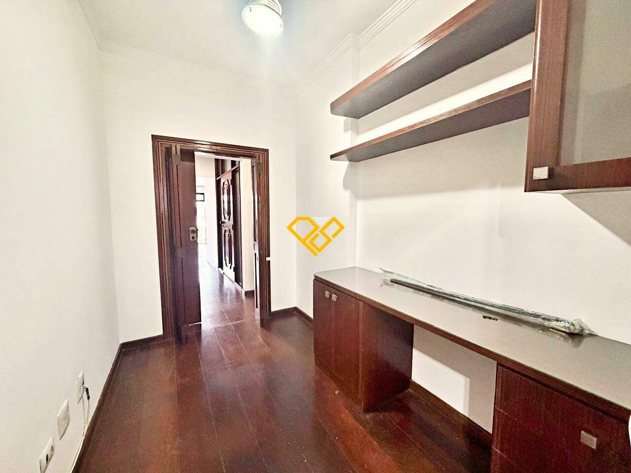 Apartamento à venda no Gonzaga: Dependência revertida