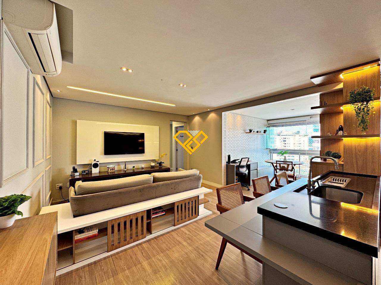 Apartamento à venda no Ponta da Praia: Sala