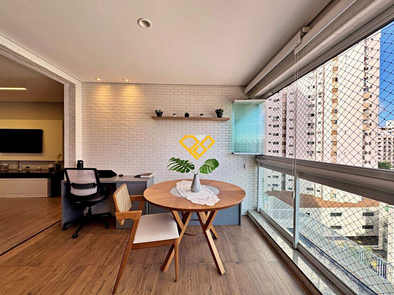 Apartamento à venda no Ponta da Praia: Varanda