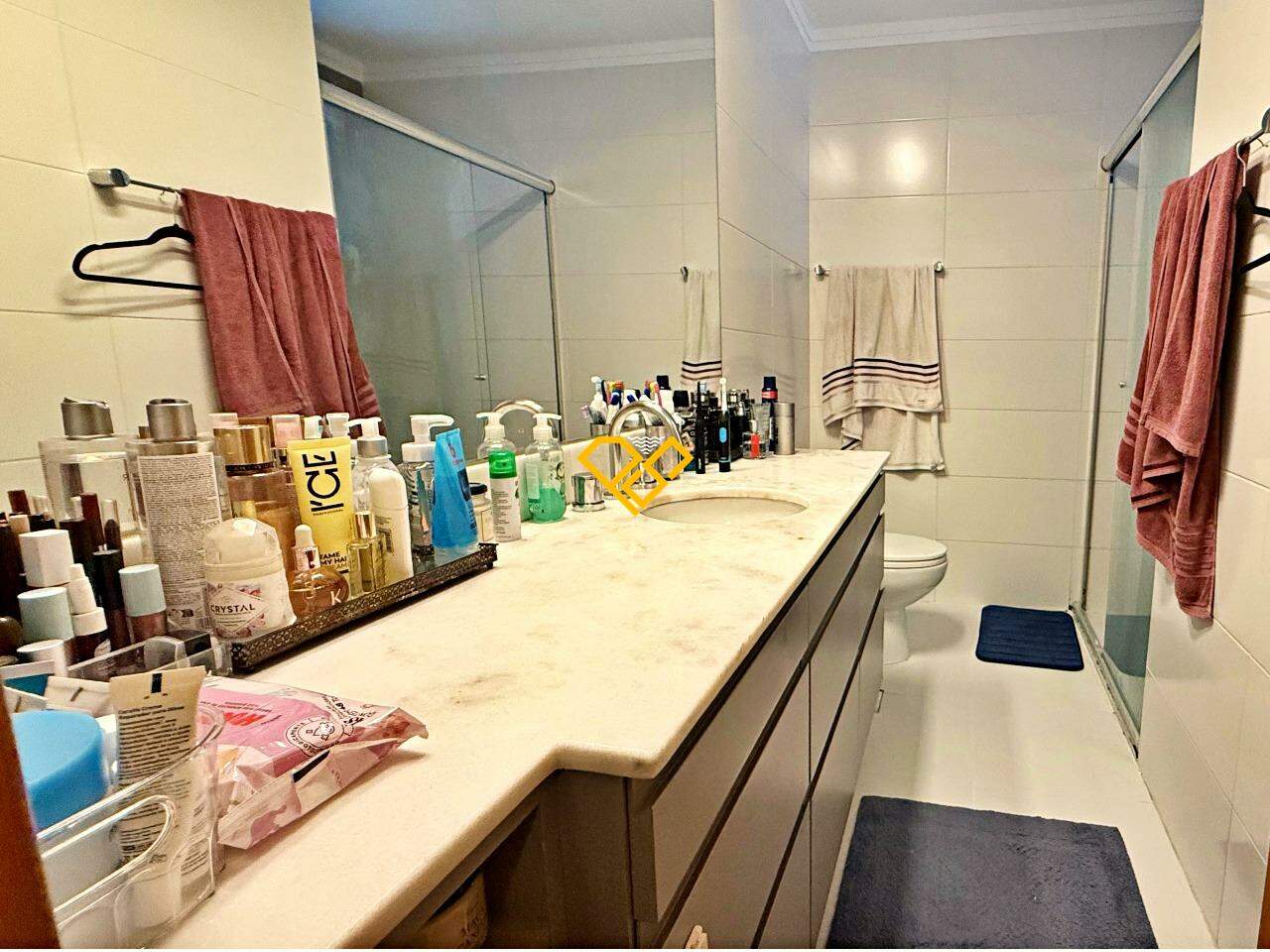 Apartamento à venda no Aparecida: Wc suíte