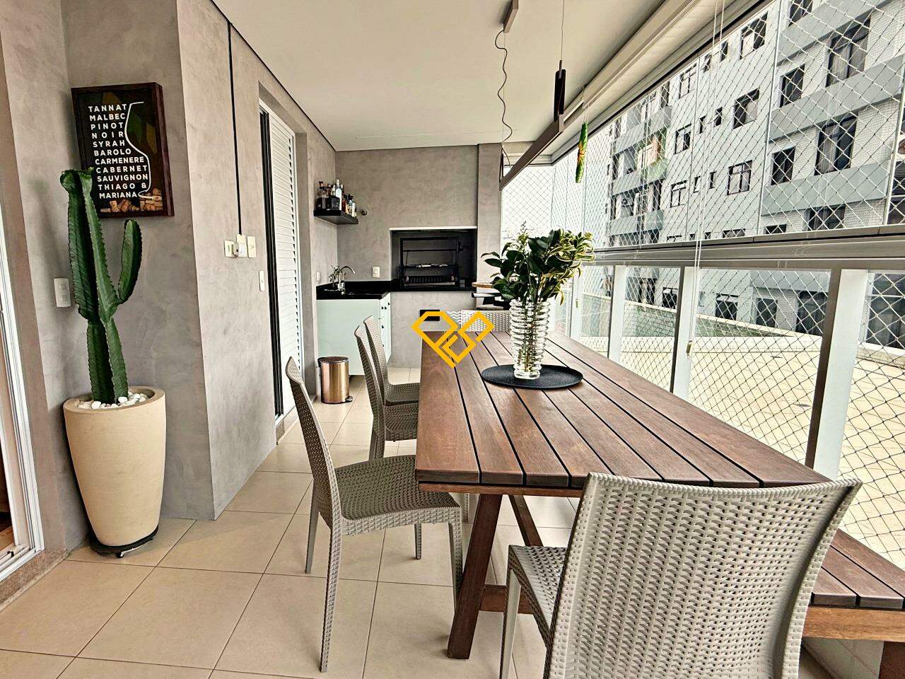 Apartamento à venda no Aparecida: Varanda