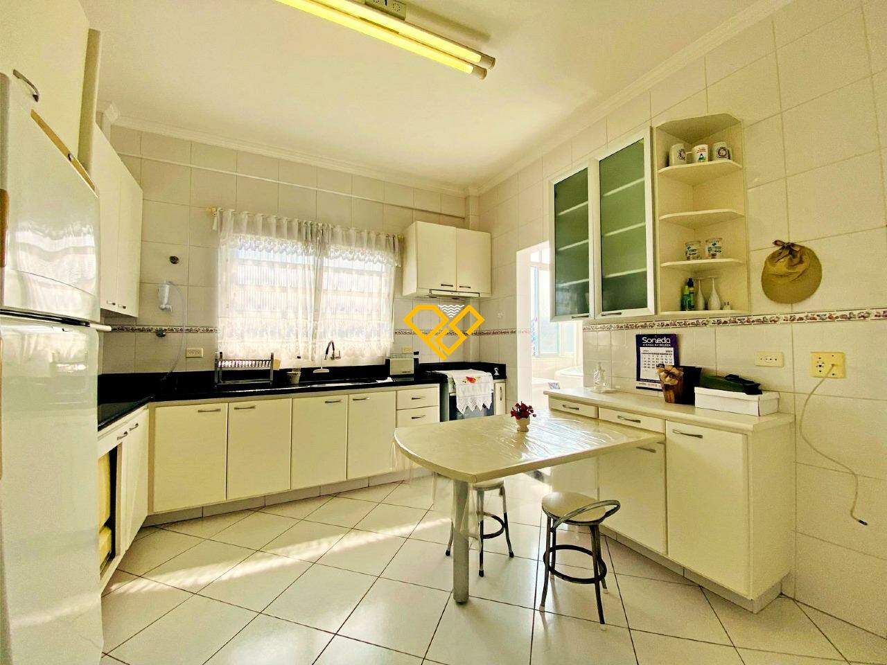 Apartamento à venda no Gonzaga: Cozinha
