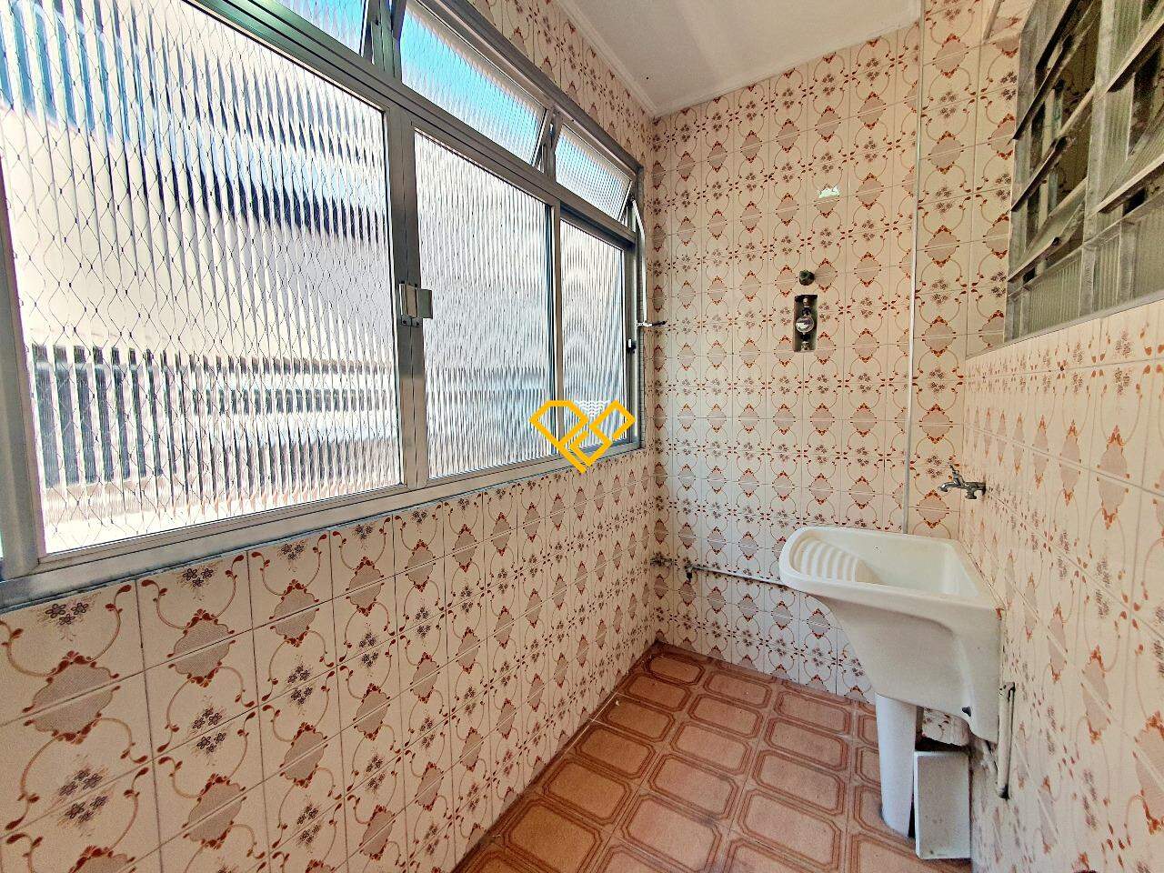 Apartamento à venda no Encruzilhada: Área de serviço