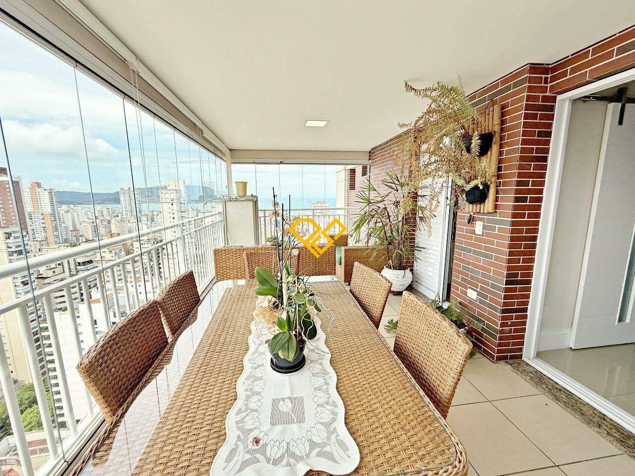 Apartamento para aluguel no Boqueirão: Varanda com churrasqueira