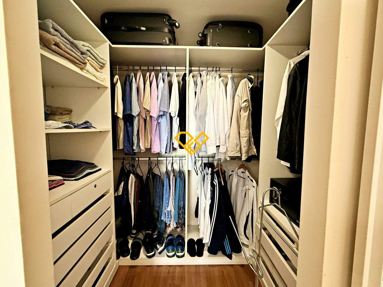 Apartamento para aluguel no Boqueirão: Dormitório 1 - suíte - closet