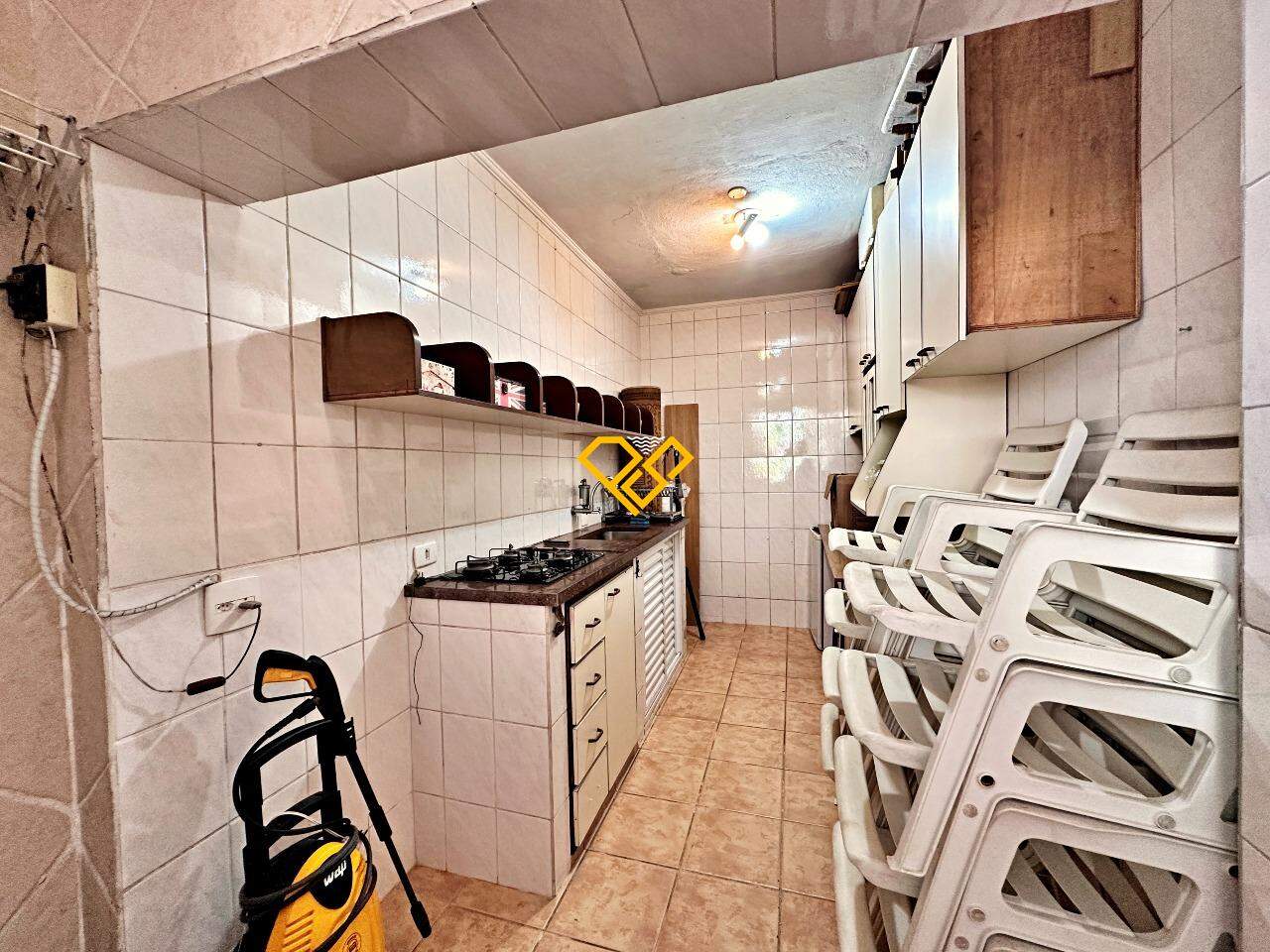 Sobrado à venda no Vila Belmiro: Cozinha de apoio da churrasqueira