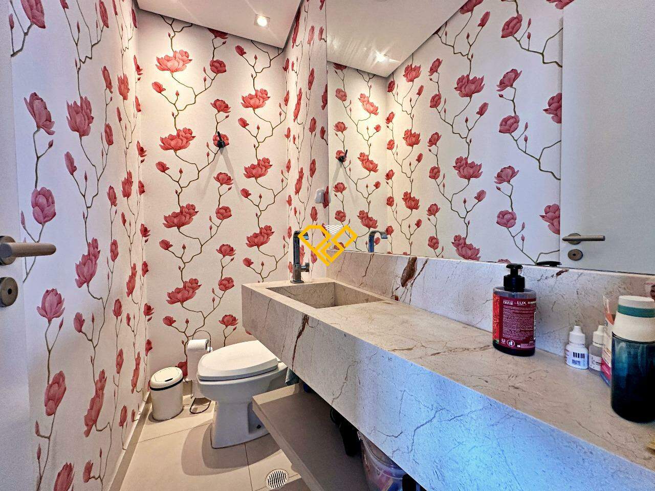 Cobertura à venda no Marapé: Lavabo