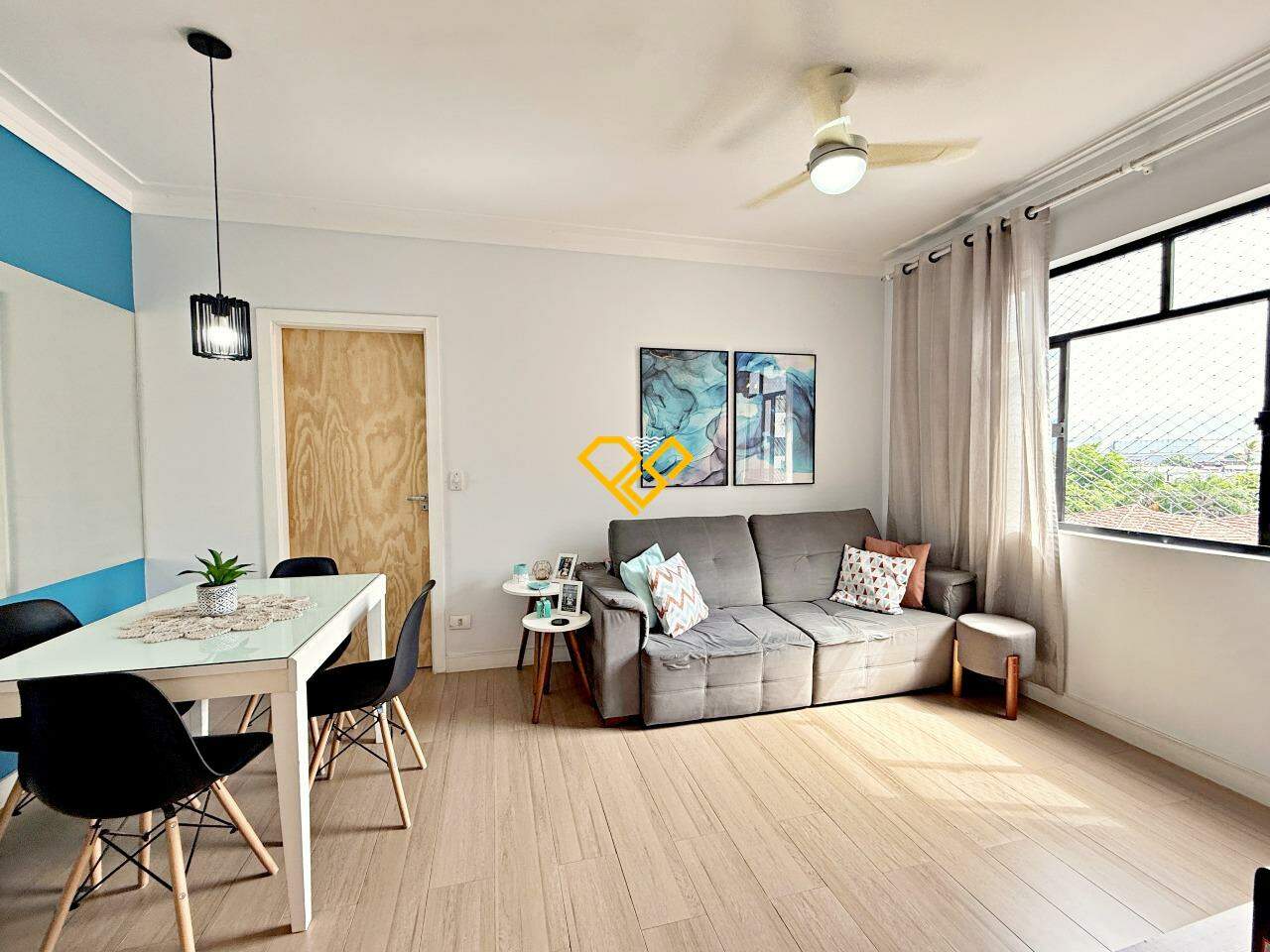 Apartamento à venda no Embaré: Sala
