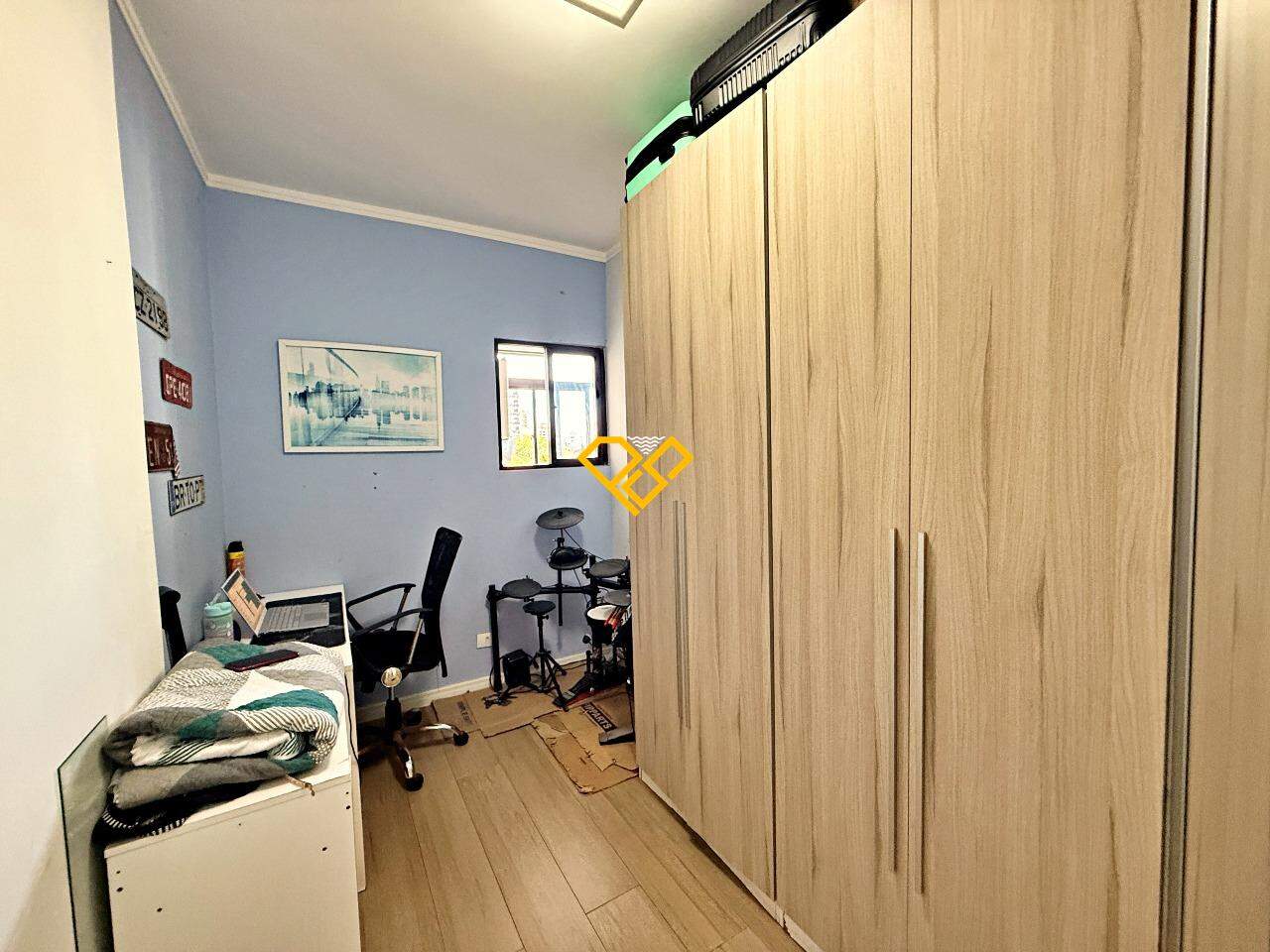 Apartamento à venda no Embaré: Dependência revertida