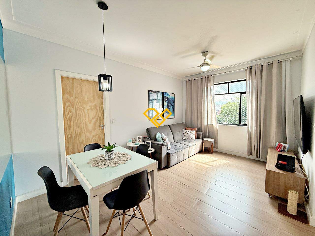 Apartamento à venda no Embaré: Sala