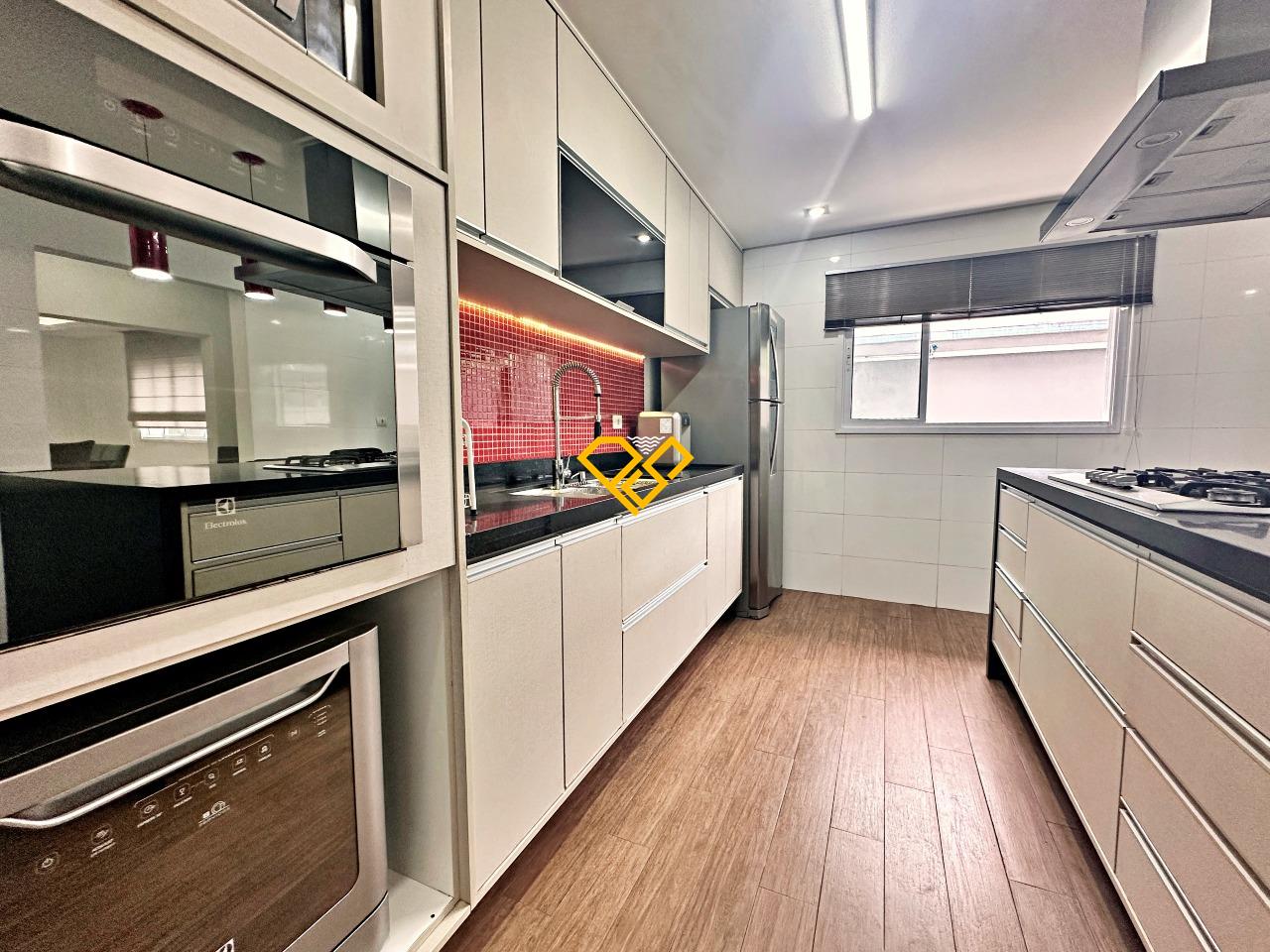 Sobrado à venda no José Menino: 1° Piso - Cozinha