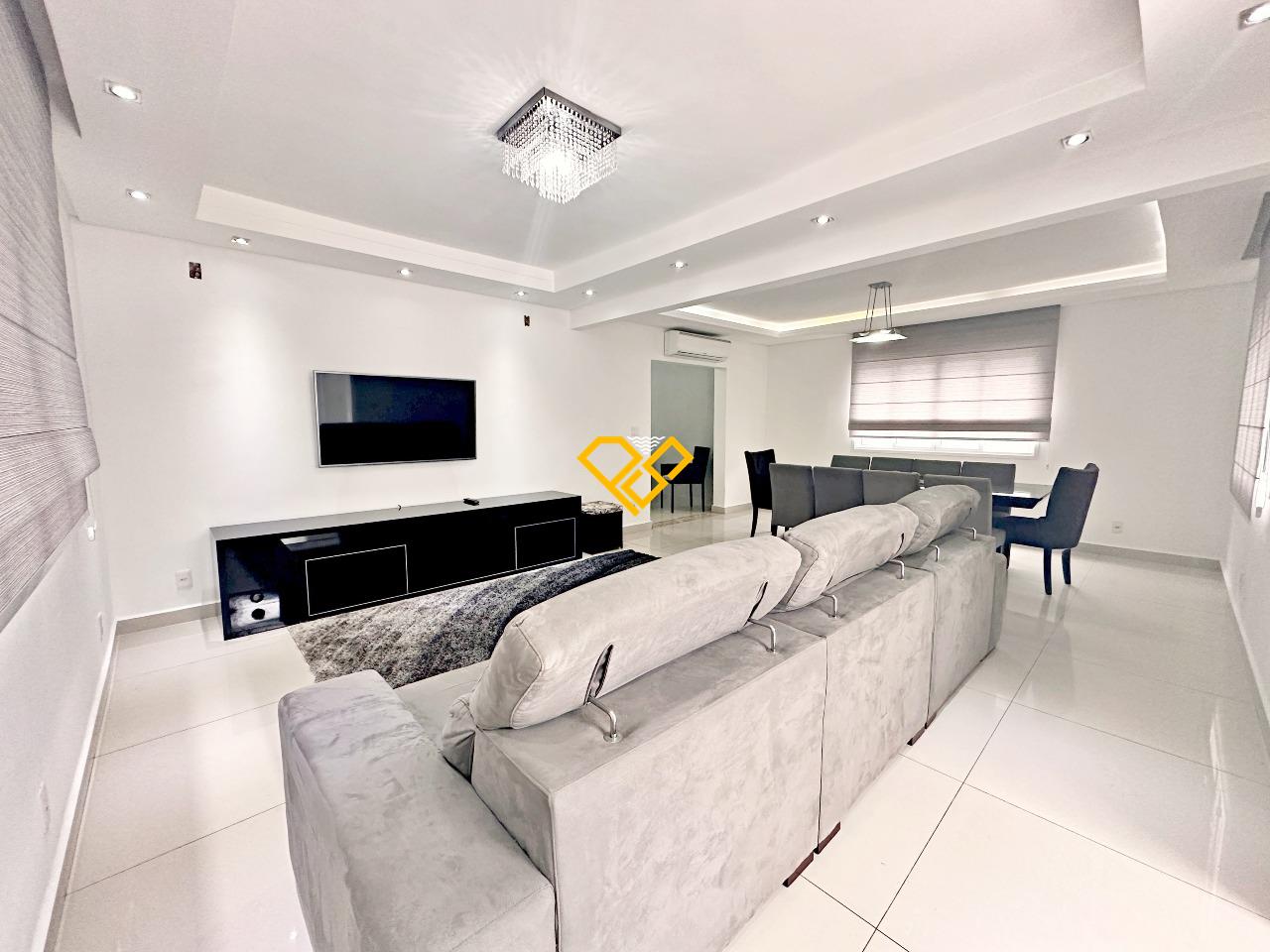 Sobrado à venda no José Menino: 1° Piso - Sala