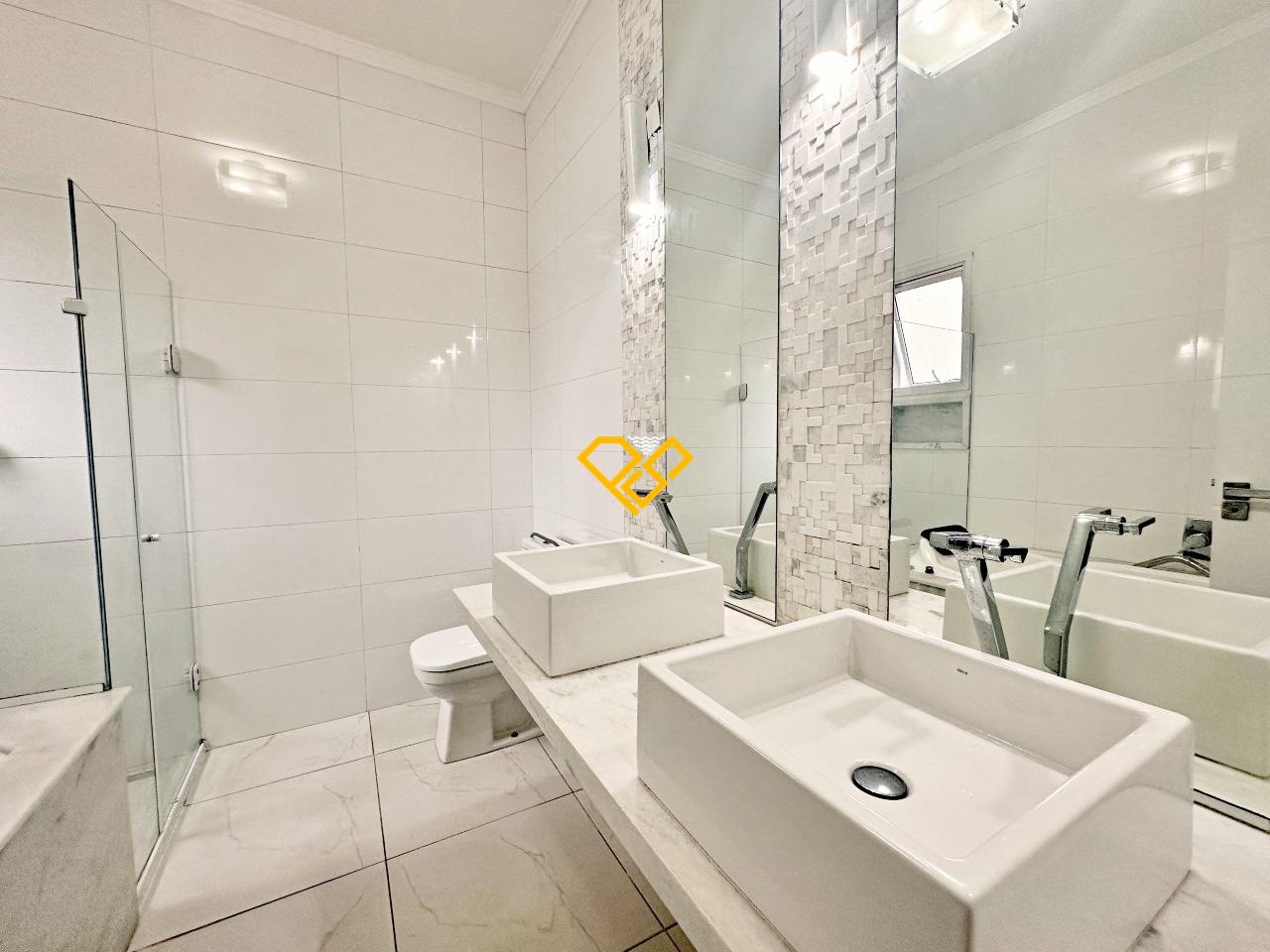 Sobrado à venda no José Menino: 2° Piso - Wc suíte master