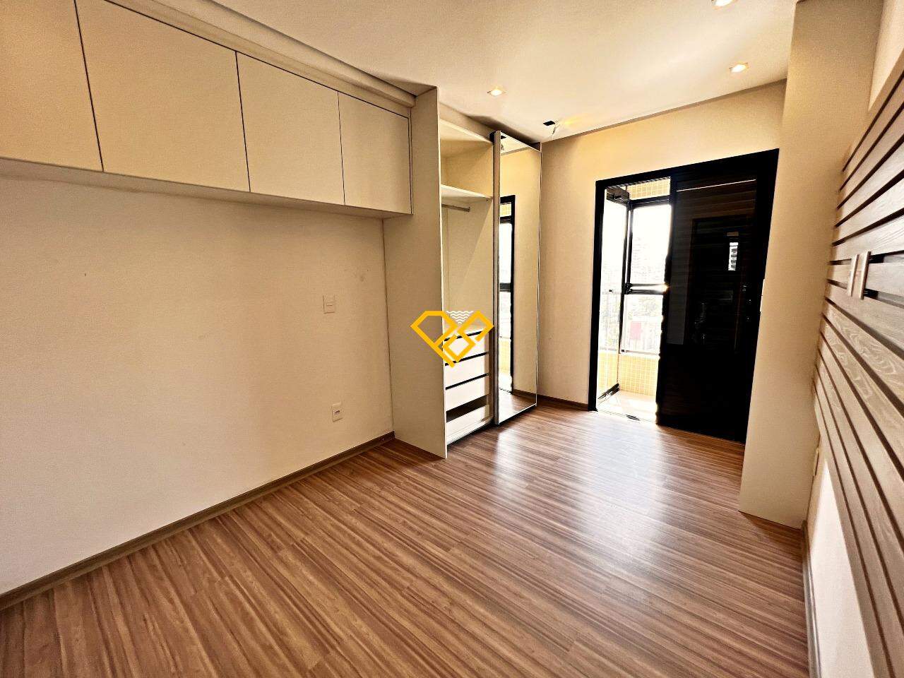 Apartamento à venda no Ponta da Praia: 