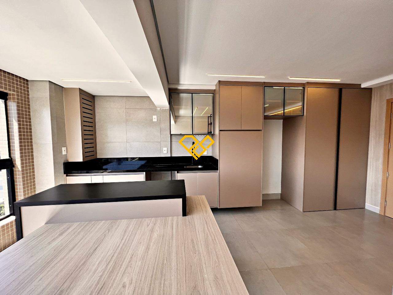 Apartamento à venda no Ponta da Praia: 
