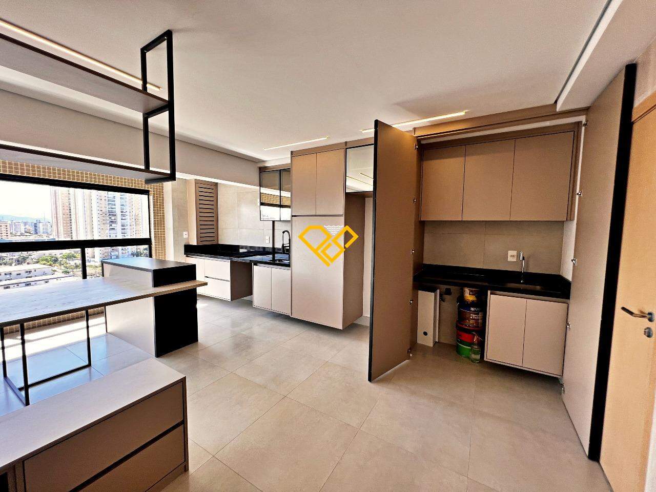 Apartamento à venda no Ponta da Praia: 