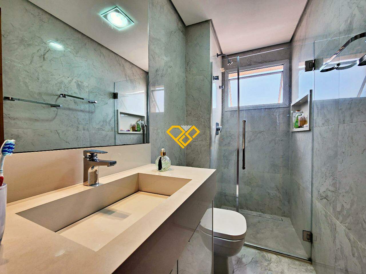 Apartamento à venda no Ponta da Praia: Wc social