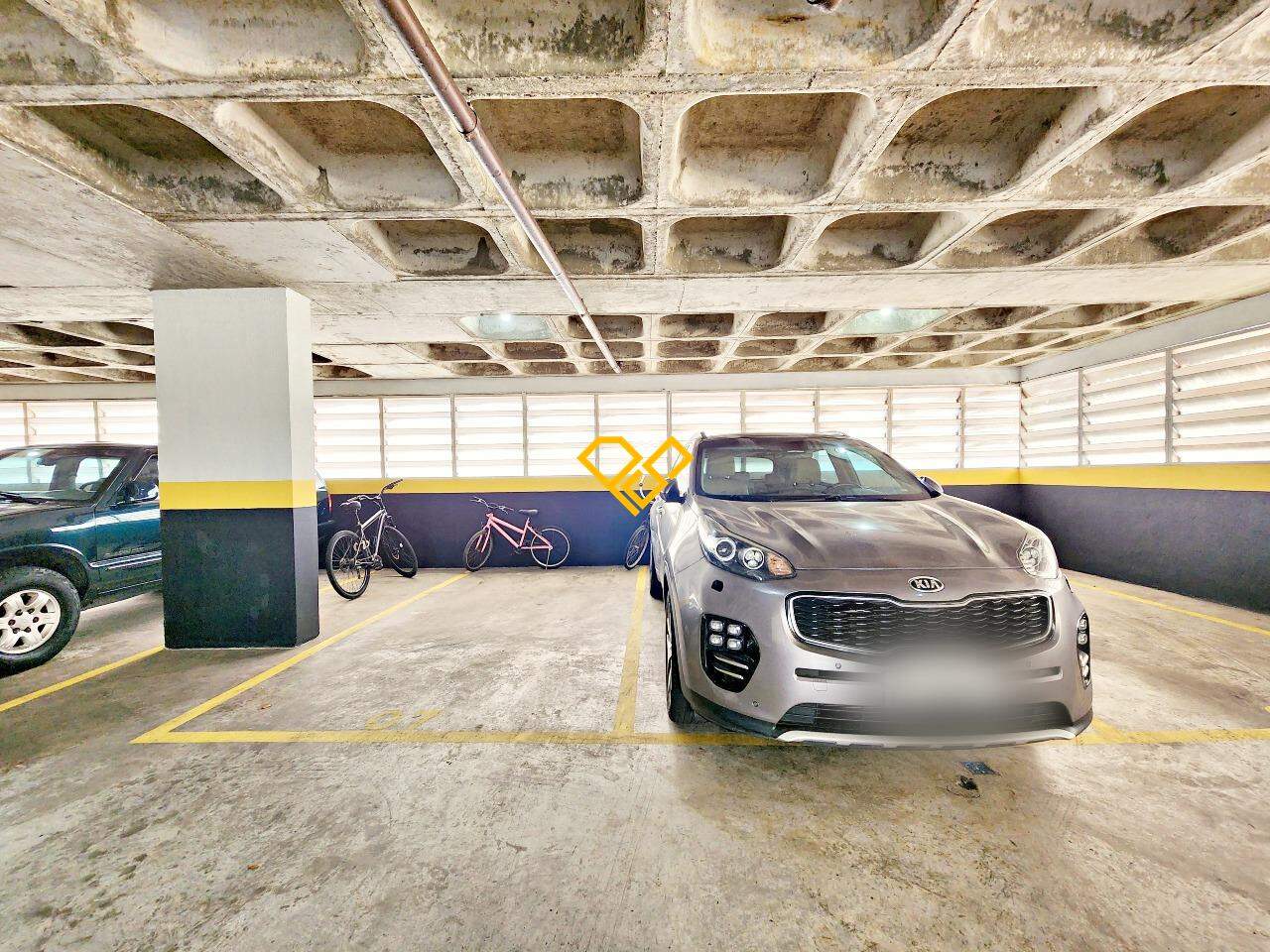 Apartamento à venda no Ponta da Praia: Garagem