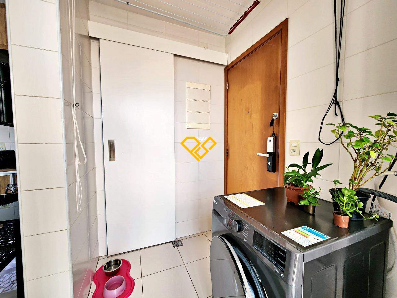Apartamento à venda no Ponta da Praia: Área de serviço