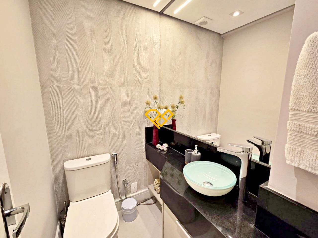 Apartamento à venda no Boqueirão: Lavabo
