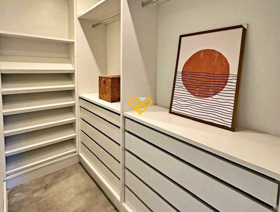 Sobreposta Alta à venda no Marapé: Closet