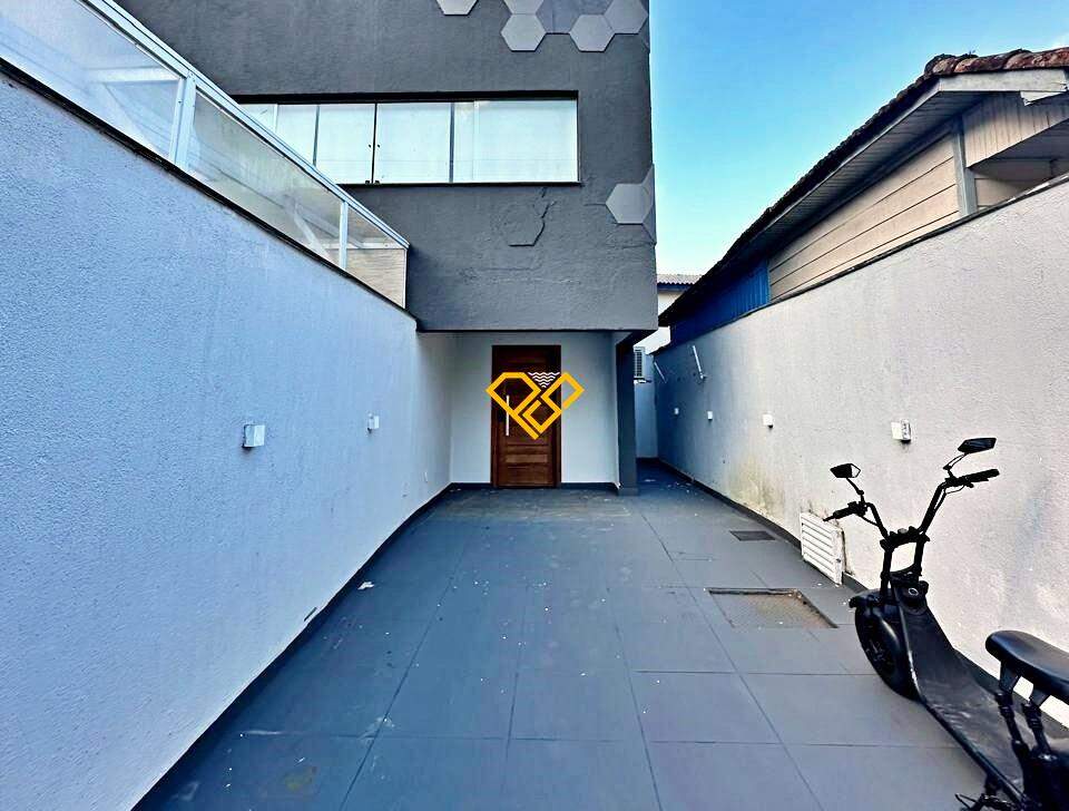 Sobreposta Alta à venda no Marapé: Garagem