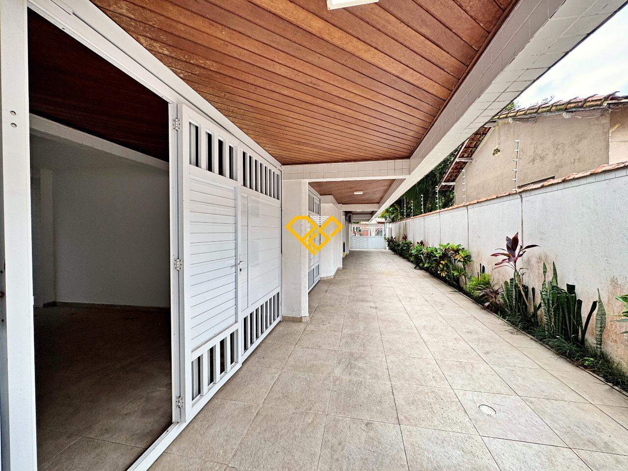 Casa à venda no Embaré: Garagem