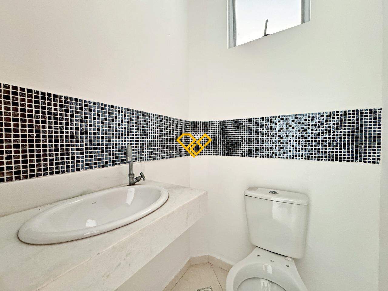 Casa à venda no Embaré: Lavabo