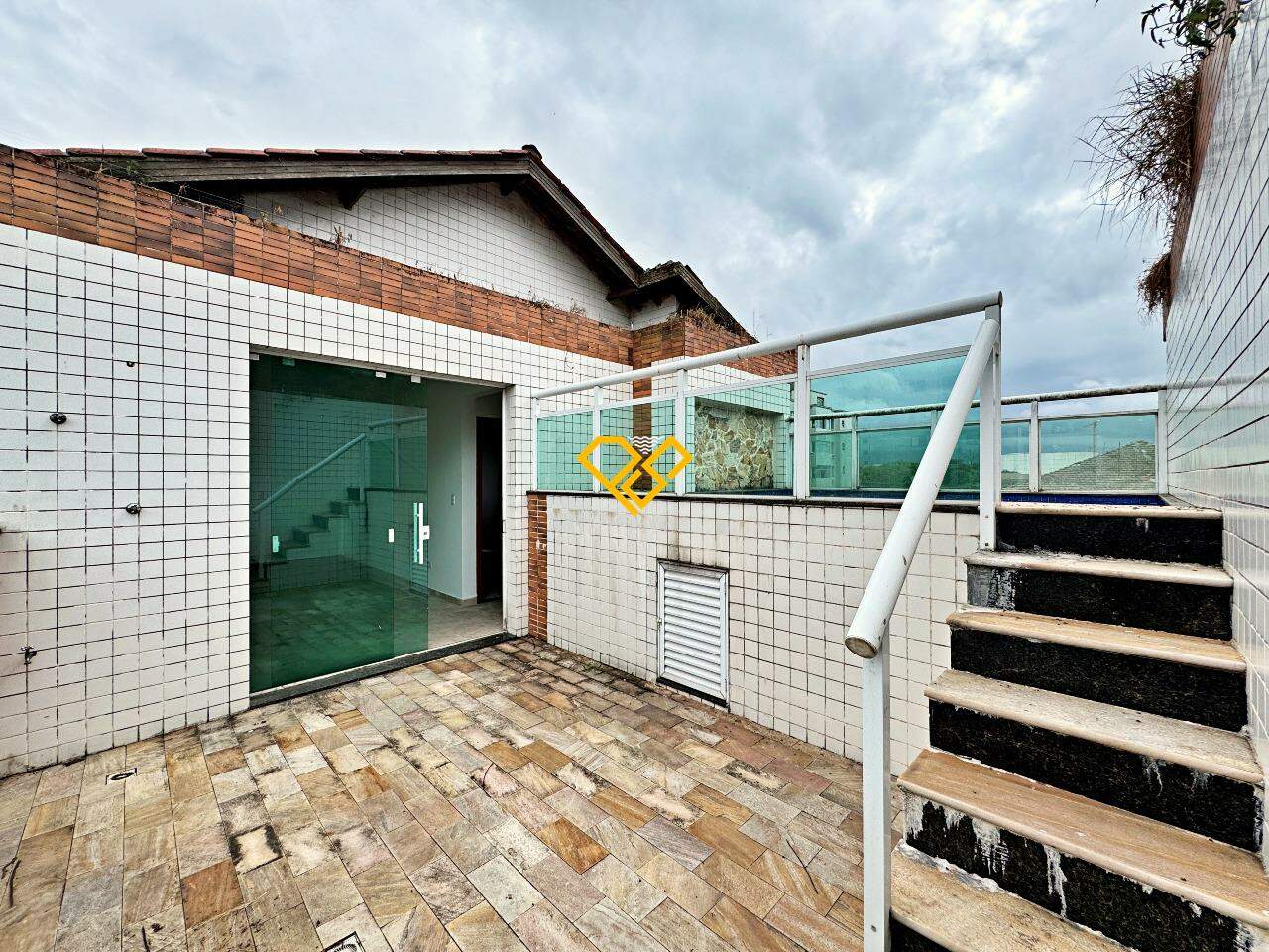 Casa à venda no Embaré: Solarium