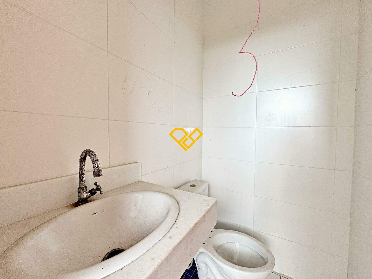 Casa à venda no Embaré: Wc piscina