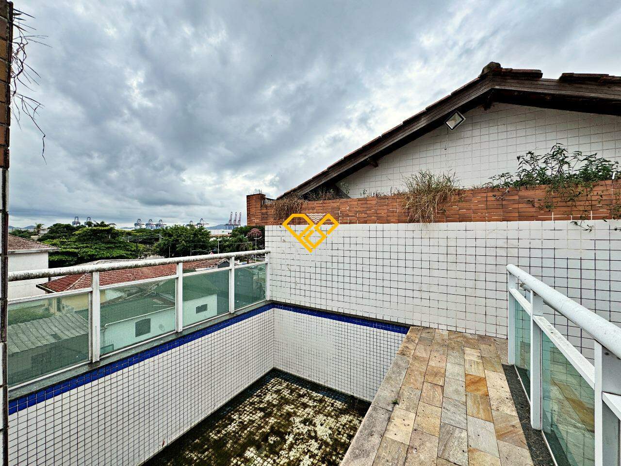 Casa à venda no Embaré: Piscina