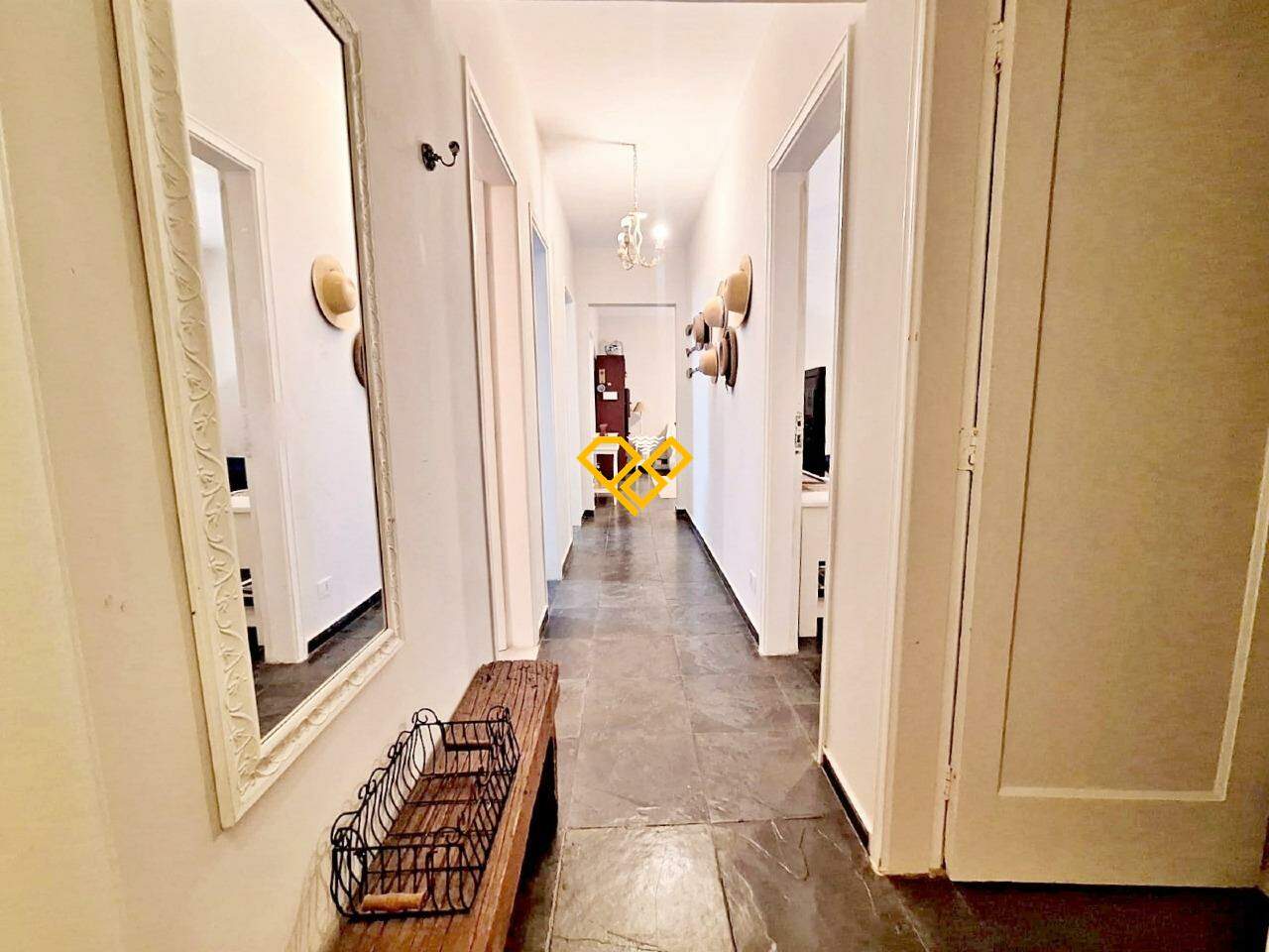 Apartamento para aluguel no José Menino: Corredor da área íntima