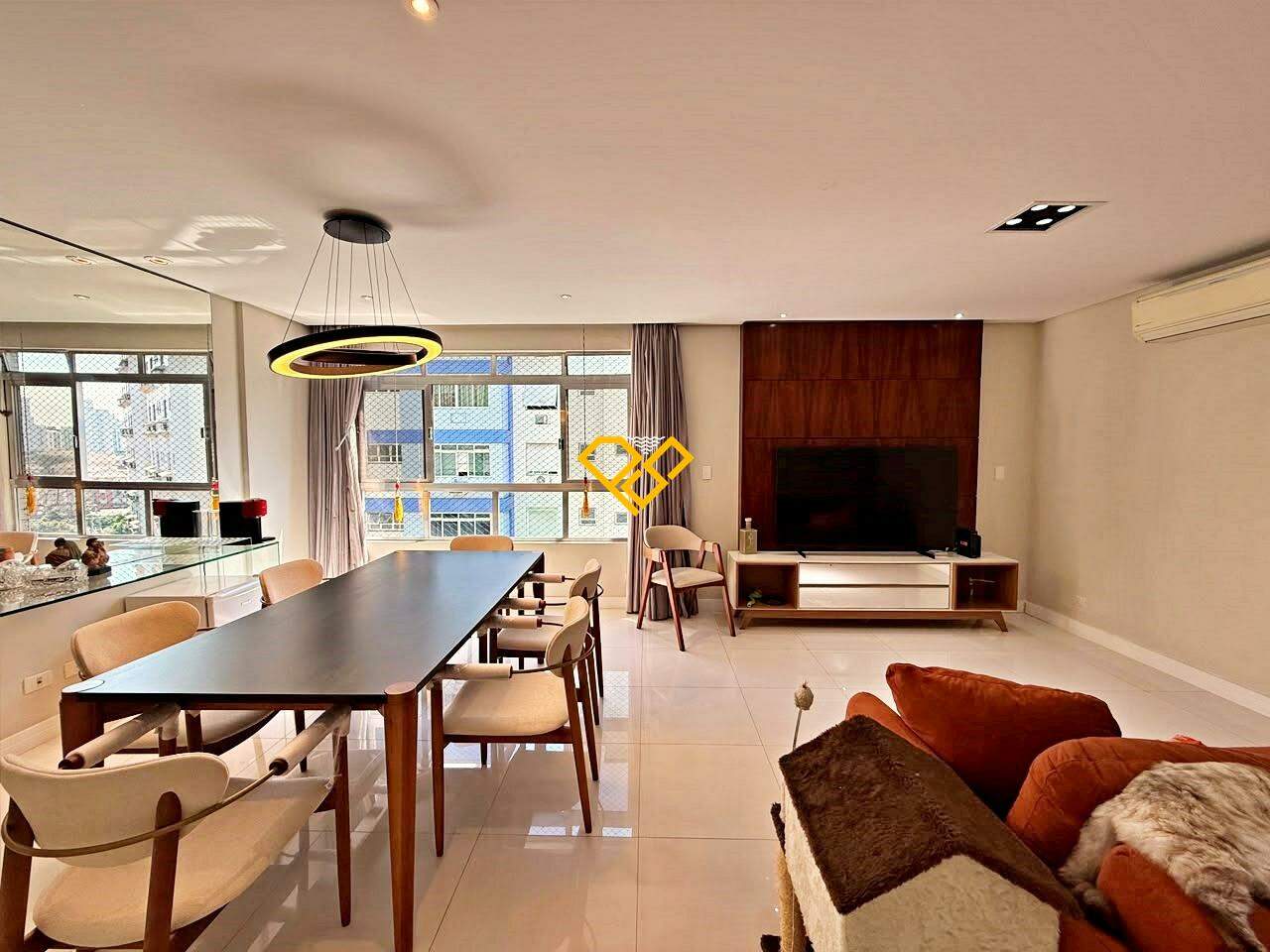 Apartamento à venda no Ponta da Praia: Sala