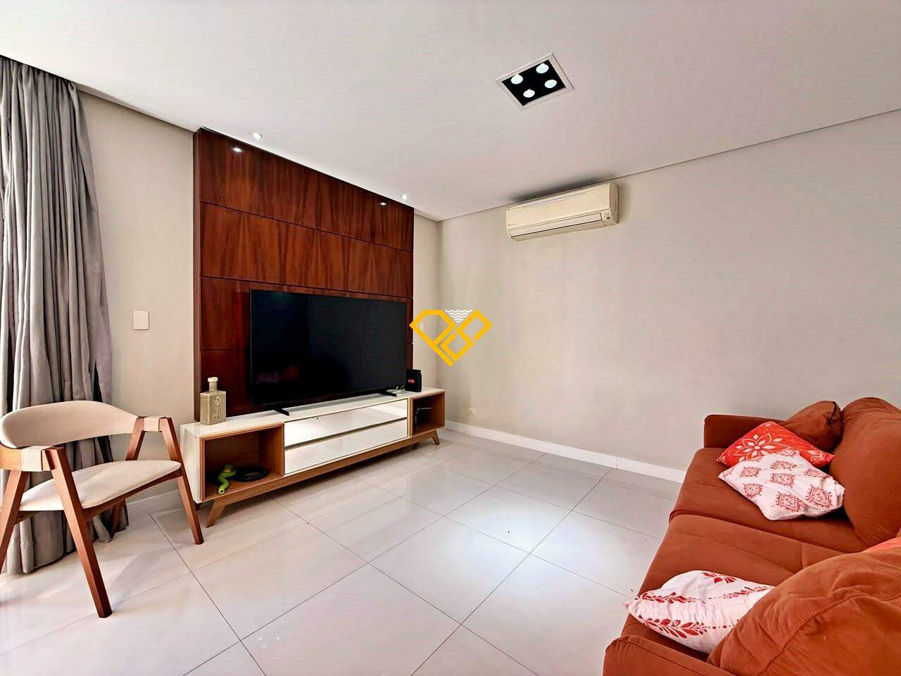 Apartamento à venda no Ponta da Praia: Sala