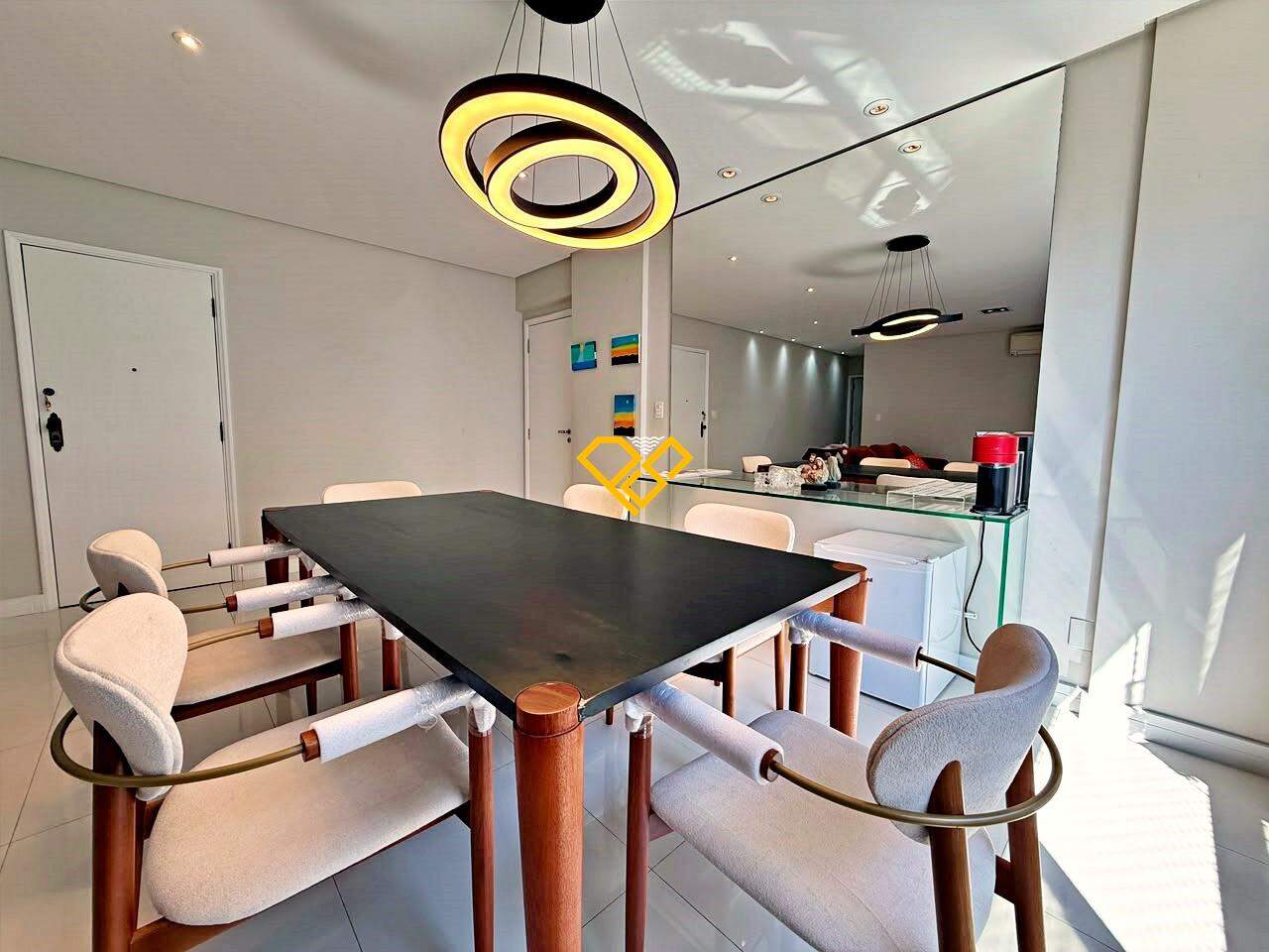 Apartamento à venda no Ponta da Praia: Sala