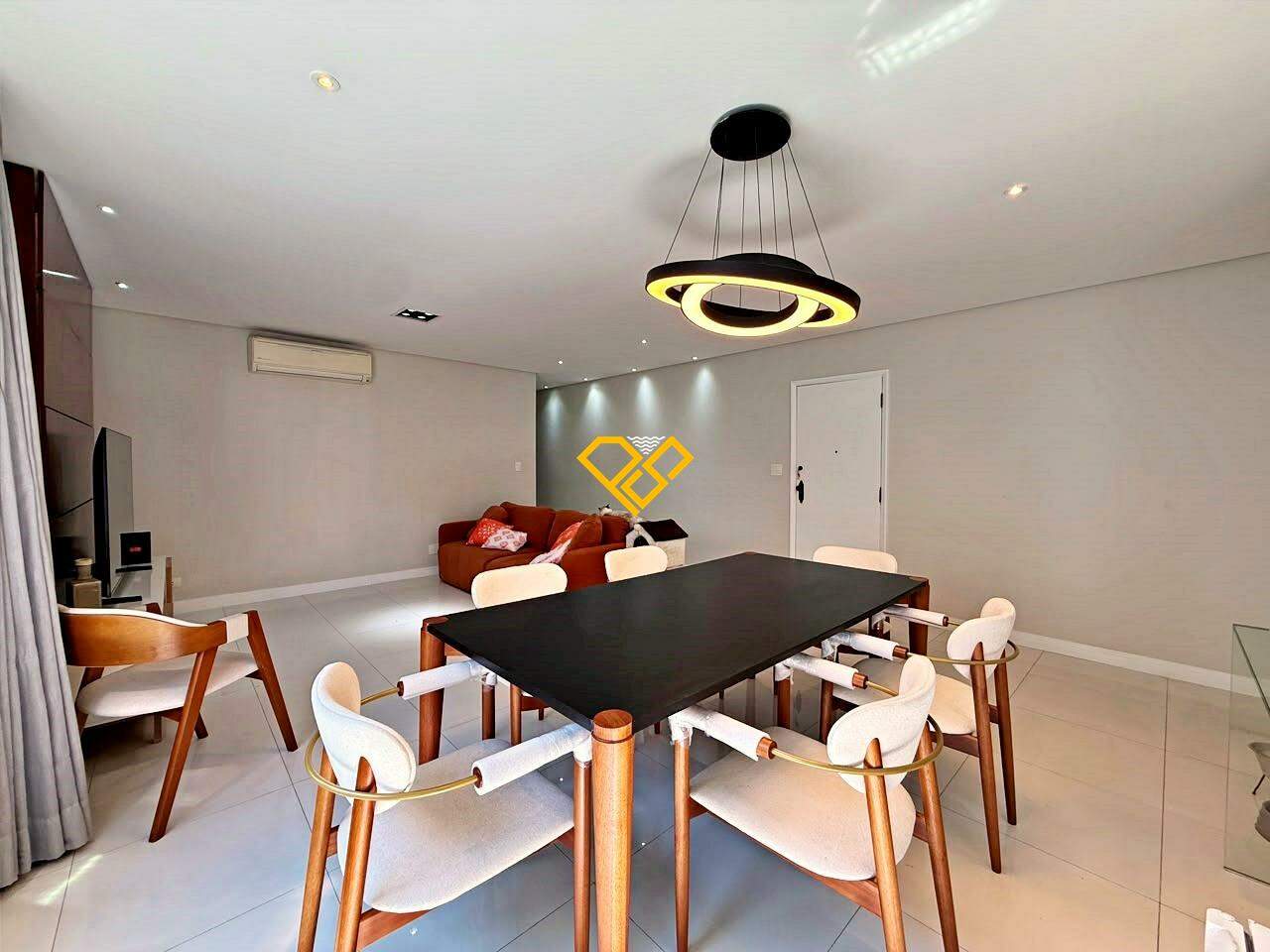 Apartamento à venda no Ponta da Praia: Sala