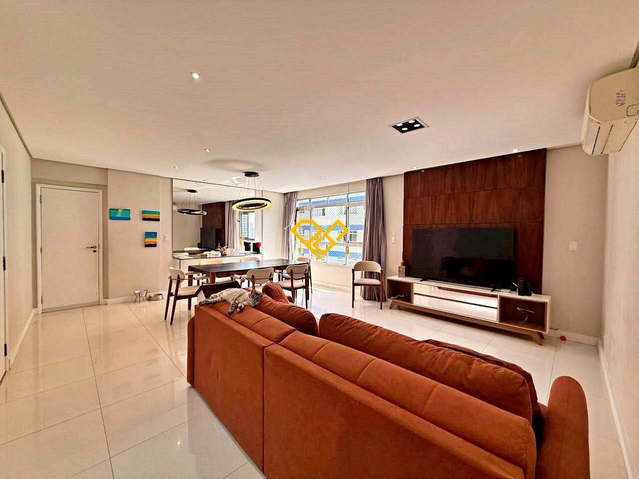 Apartamento à venda no Ponta da Praia: Sala