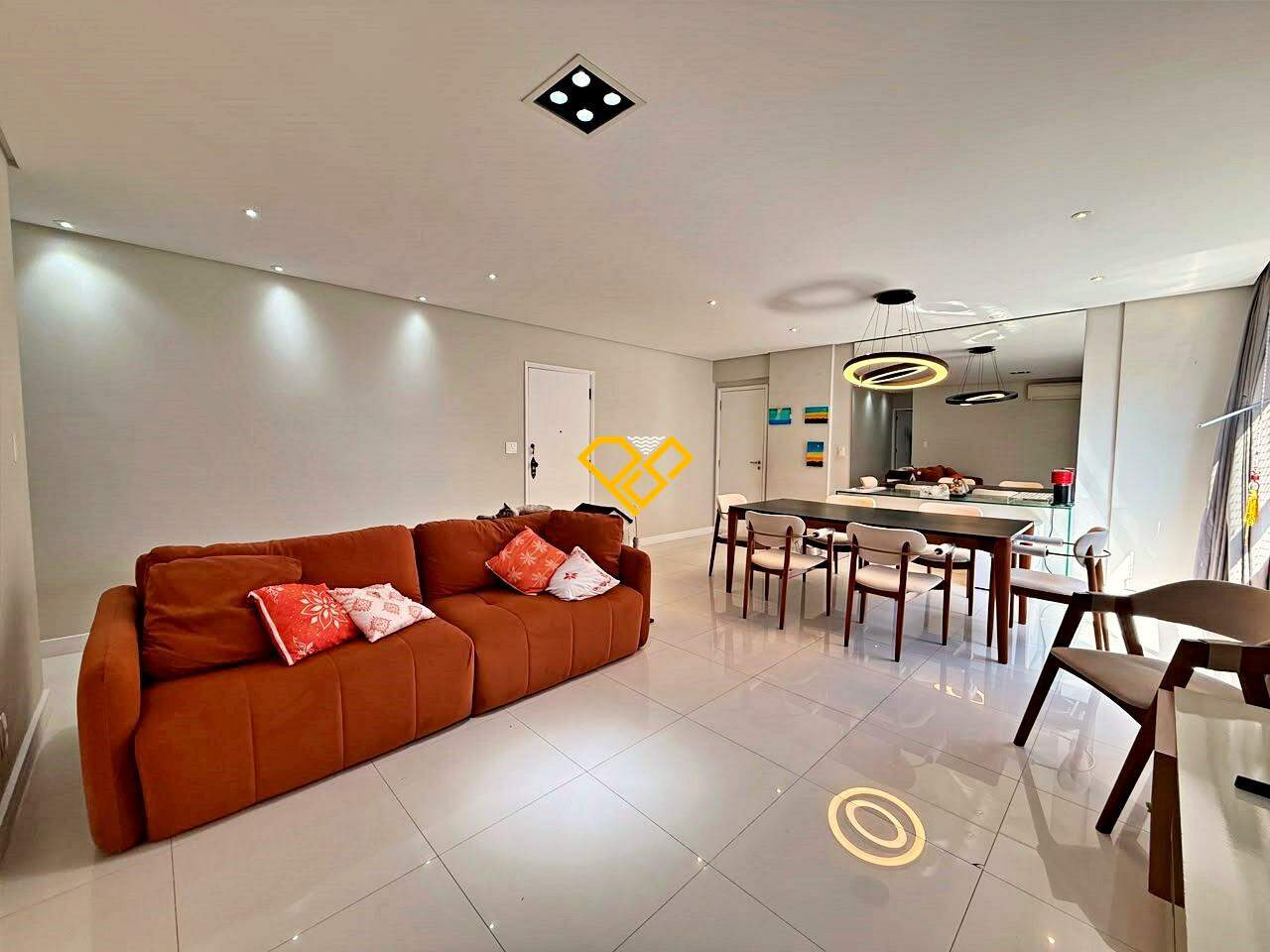 Apartamento à venda no Ponta da Praia: Sala