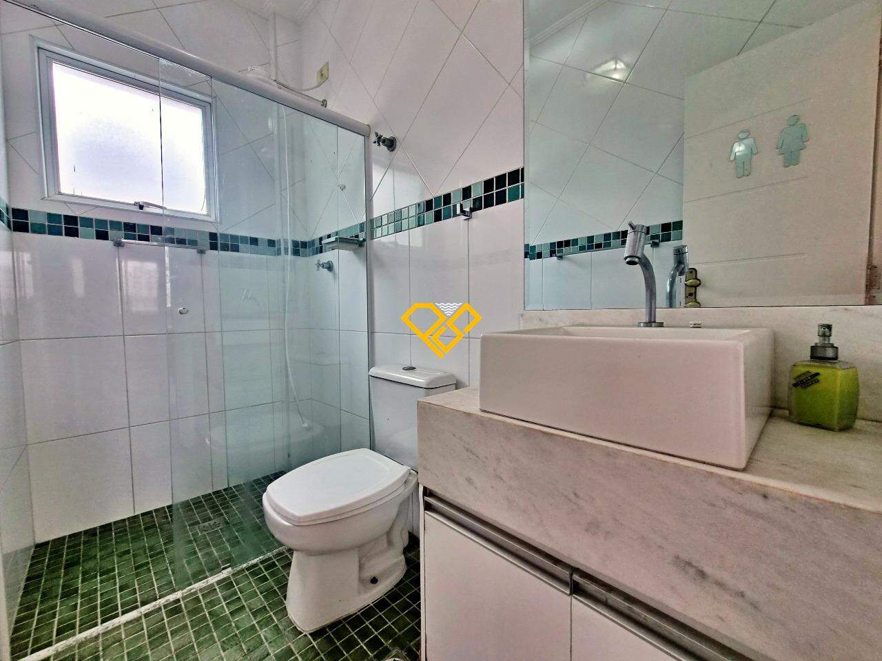 Sobrado à venda no Marapé: Wc da área de lazer