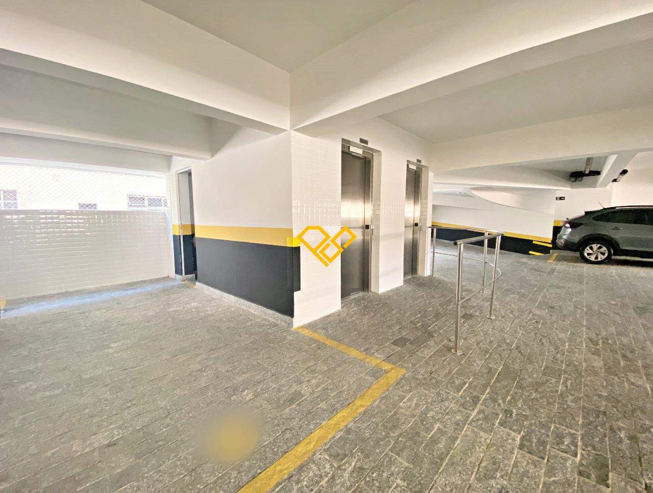 Apartamento à venda no Embaré: Garagem