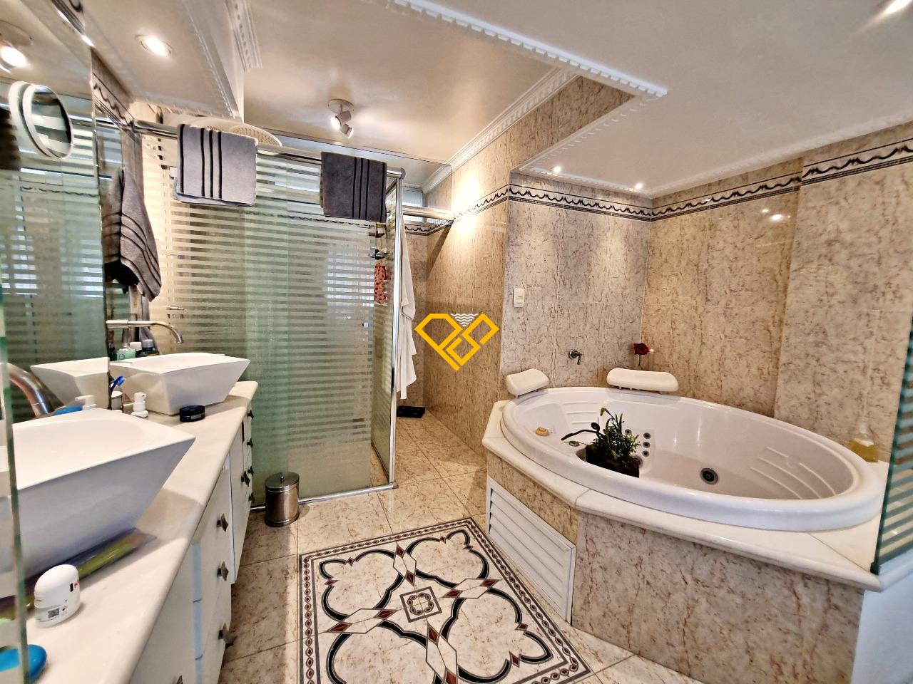 Apartamento à venda no Gonzaga: Wc suíte master