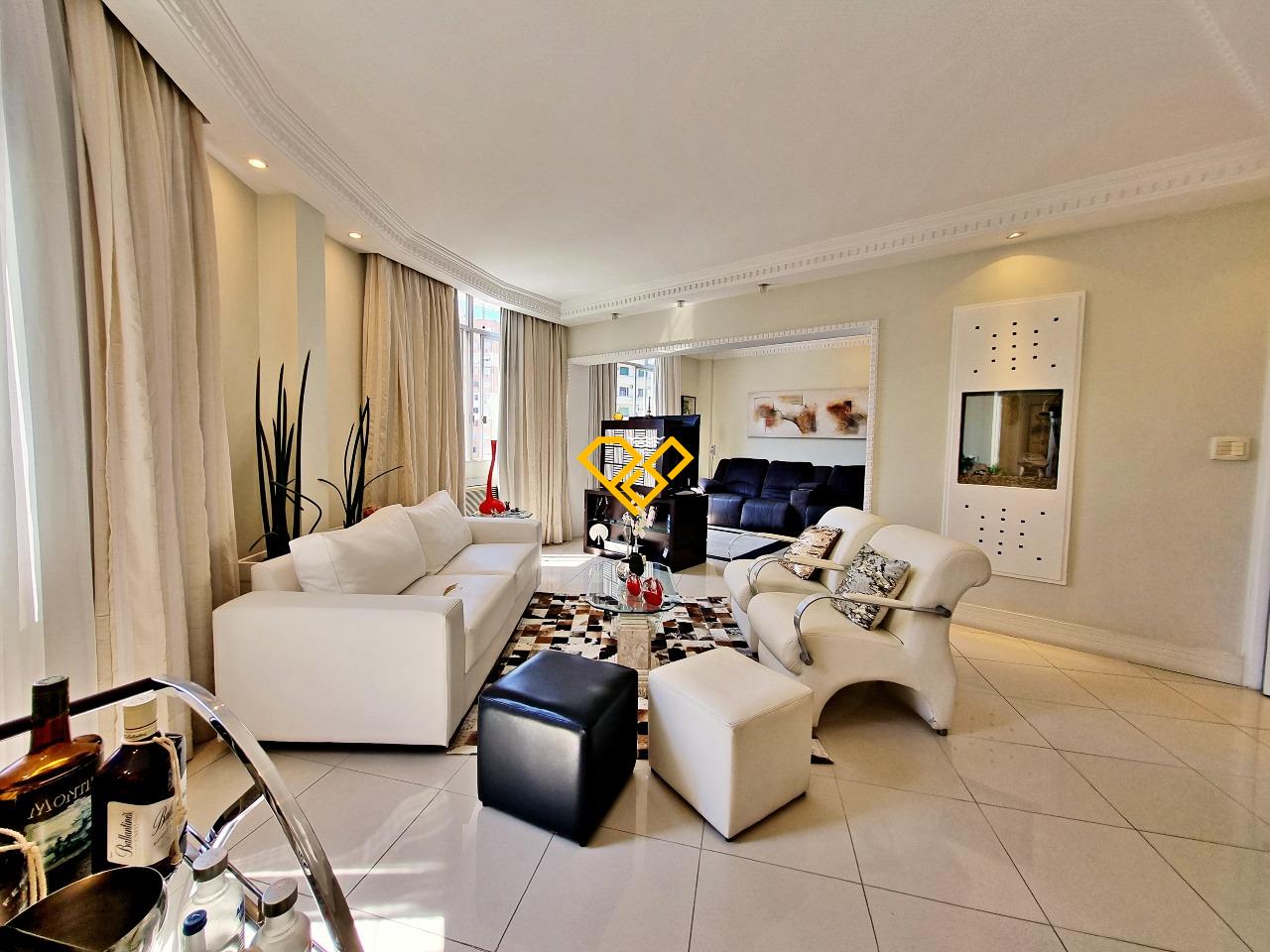 Apartamento à venda no Gonzaga: Sala de estar