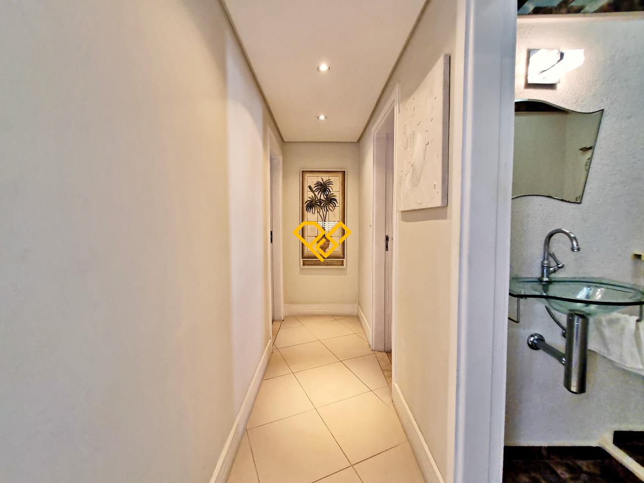 Apartamento à venda no Gonzaga: Corredor da área íntima